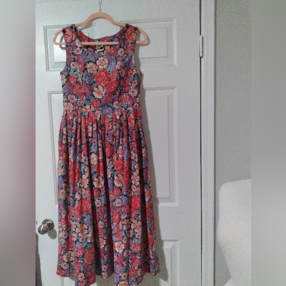 Vintage NWOT Laura Ashley Floral Sleeveless Mini Dress Size 10